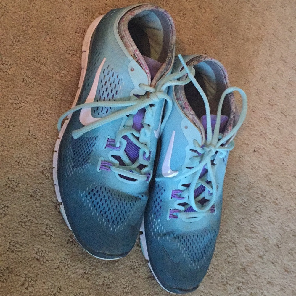Nike free runs